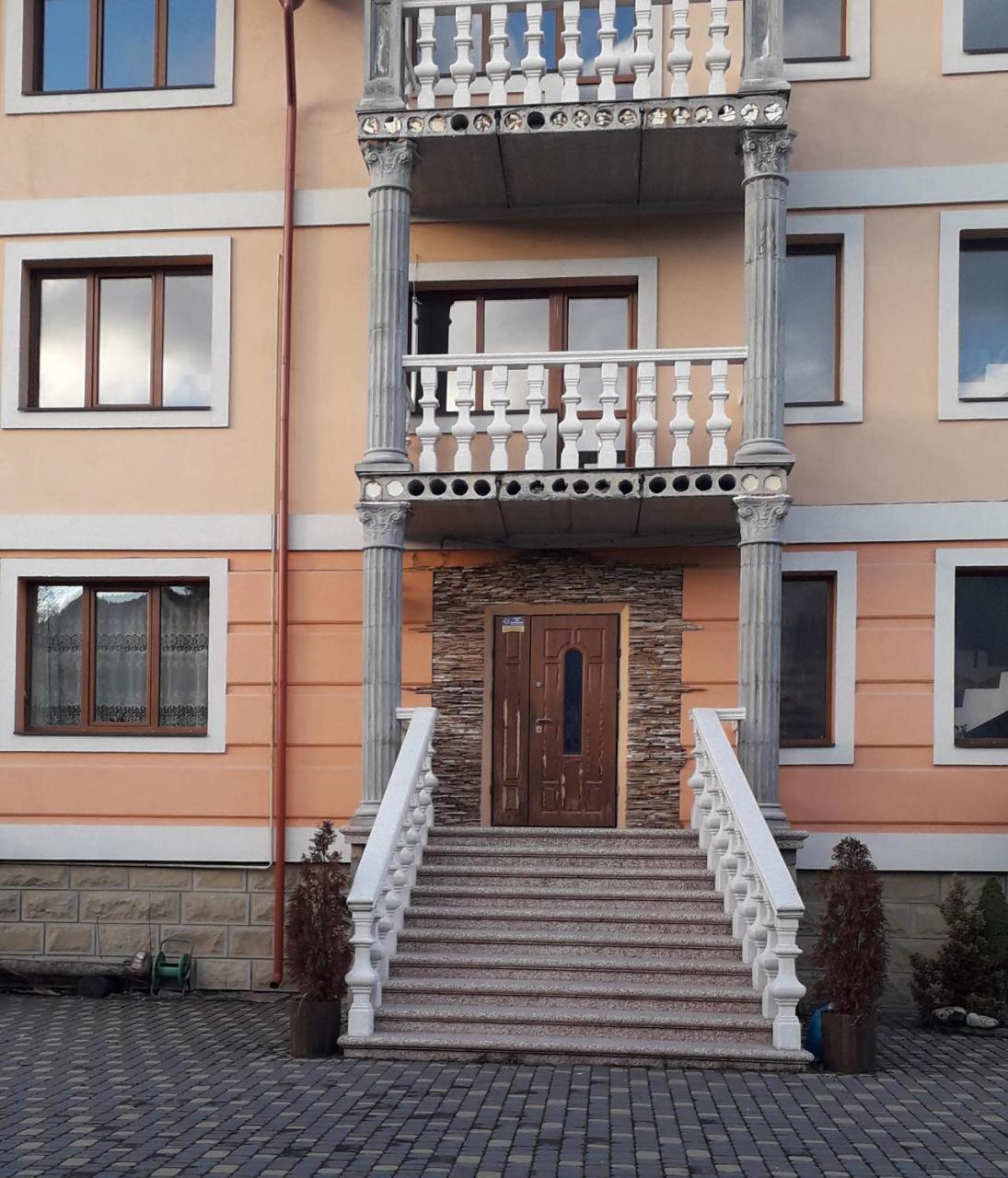 Затишний Дім Yaremche Exterior foto