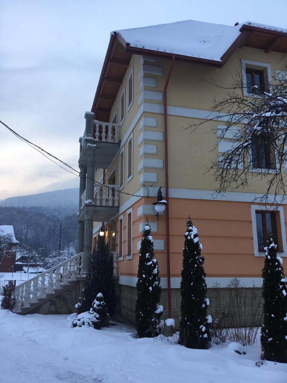 Затишний Дім Yaremche Exterior foto