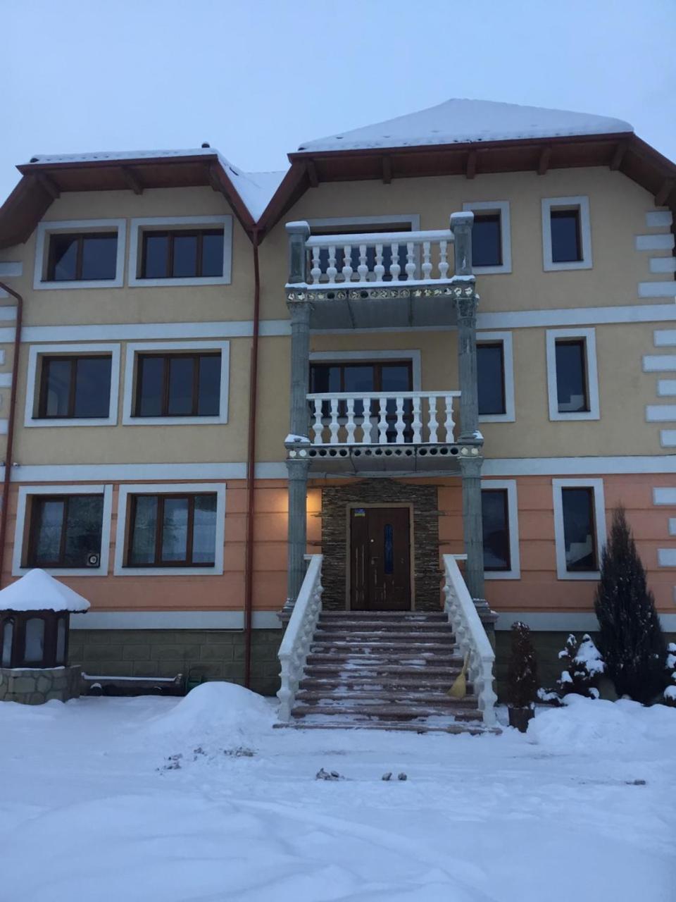 Затишний Дім Yaremche Exterior foto